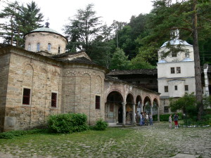 ослепителният троянски манастир